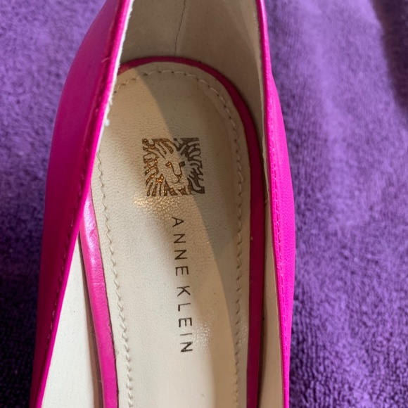 Anne Klein Pink Leather Embellished Pumps sz 8.5M - Picture 4 of 7